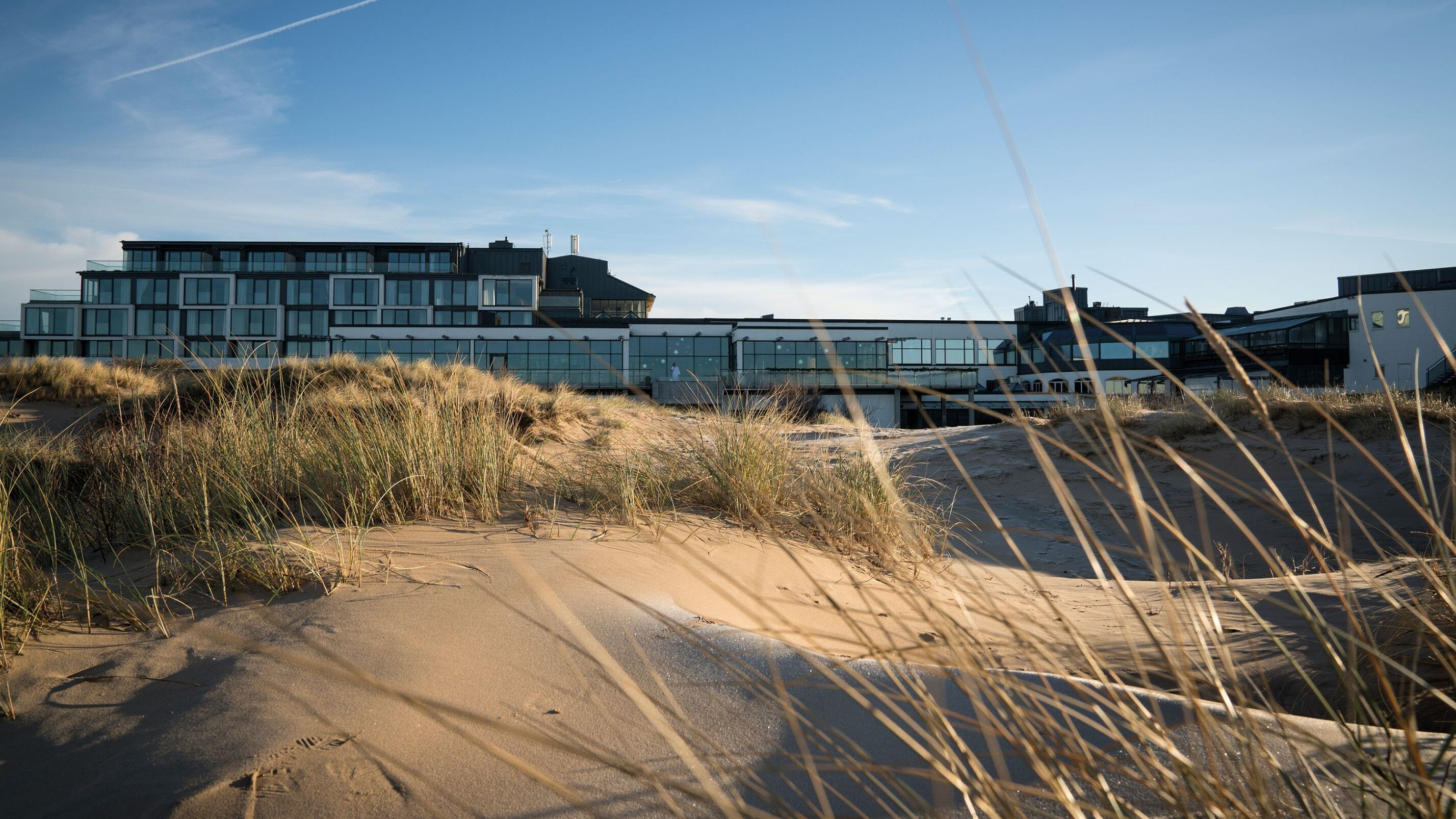 Hotel Tylösand från sanddynorna